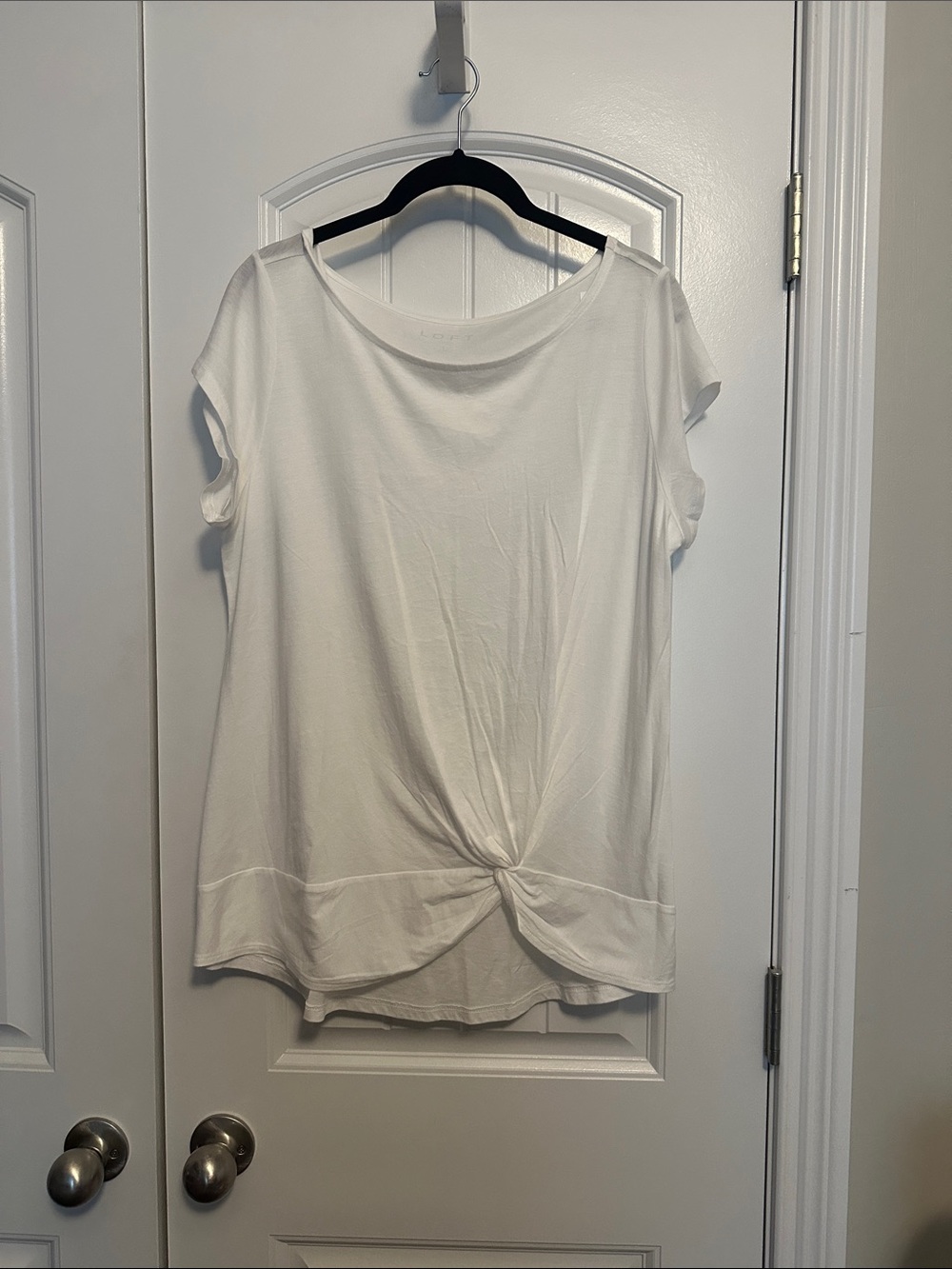 LOFT White Short Sleeve Knot Front Tee - large